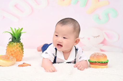 江阴宝宝在妈妈肚子里